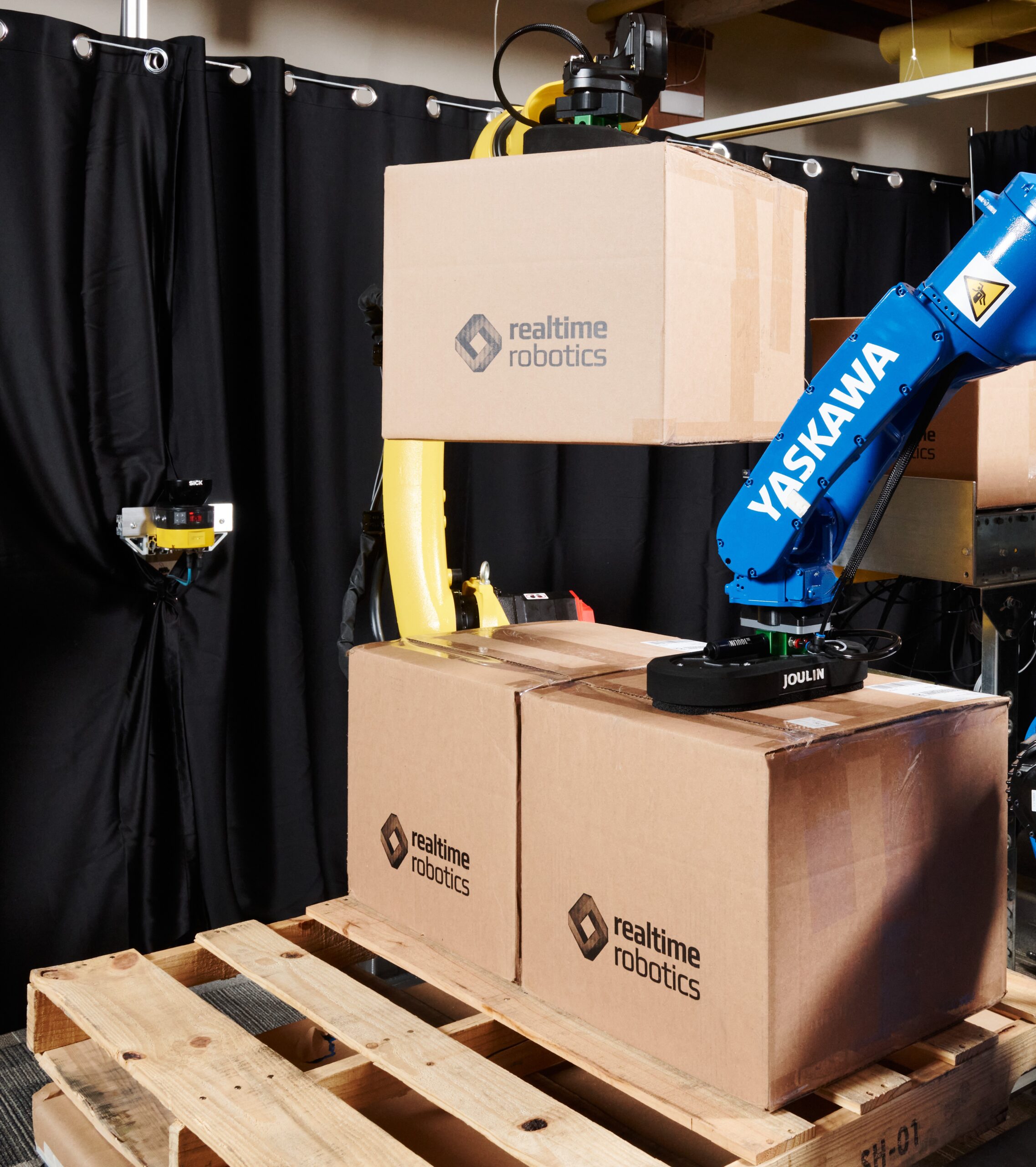 boxes stamped with realtime robotics